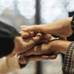 職場の人間関係を改善する方法とは？施策の具体例や改善方法について